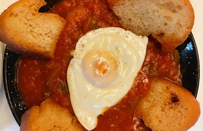 Detalle de pisto manchego plato típico de la gastronomía de Riópar.